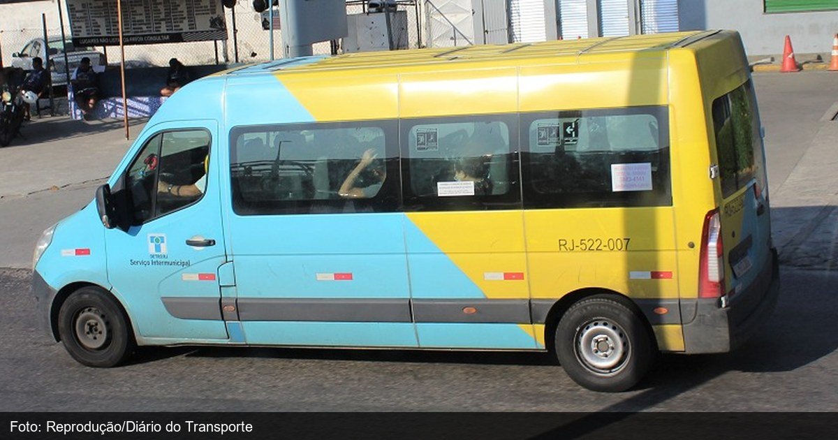 Van de transporte alternativo no Rio de Janeiro