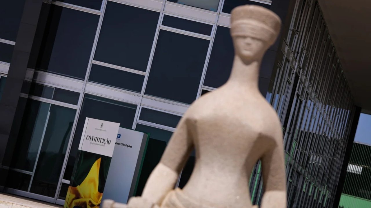 Estátua da Justiça em frente ao STF, em Brasília